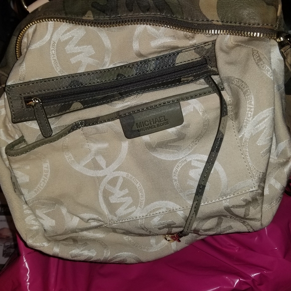 Sale!!!😍😍😍RARE! Beautiful Michael Kors Camo Bag in amazing condition - Picture 10 of 14